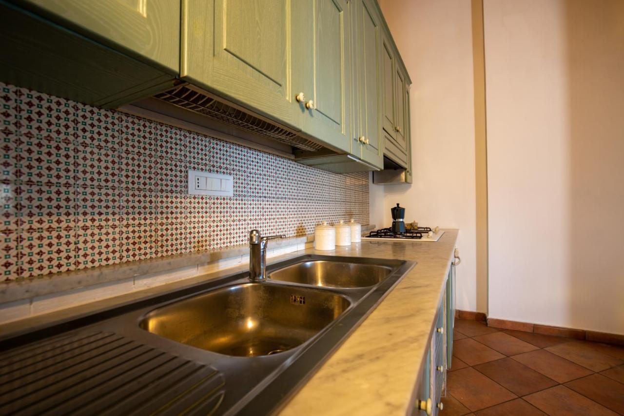 Апартаменты Rossy House Сорренто Экстерьер фото