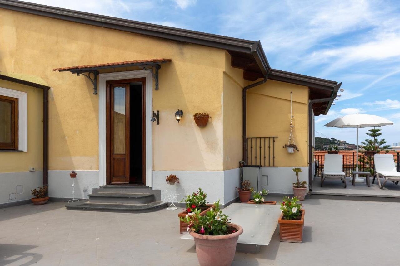 Апартаменты Rossy House Сорренто Экстерьер фото